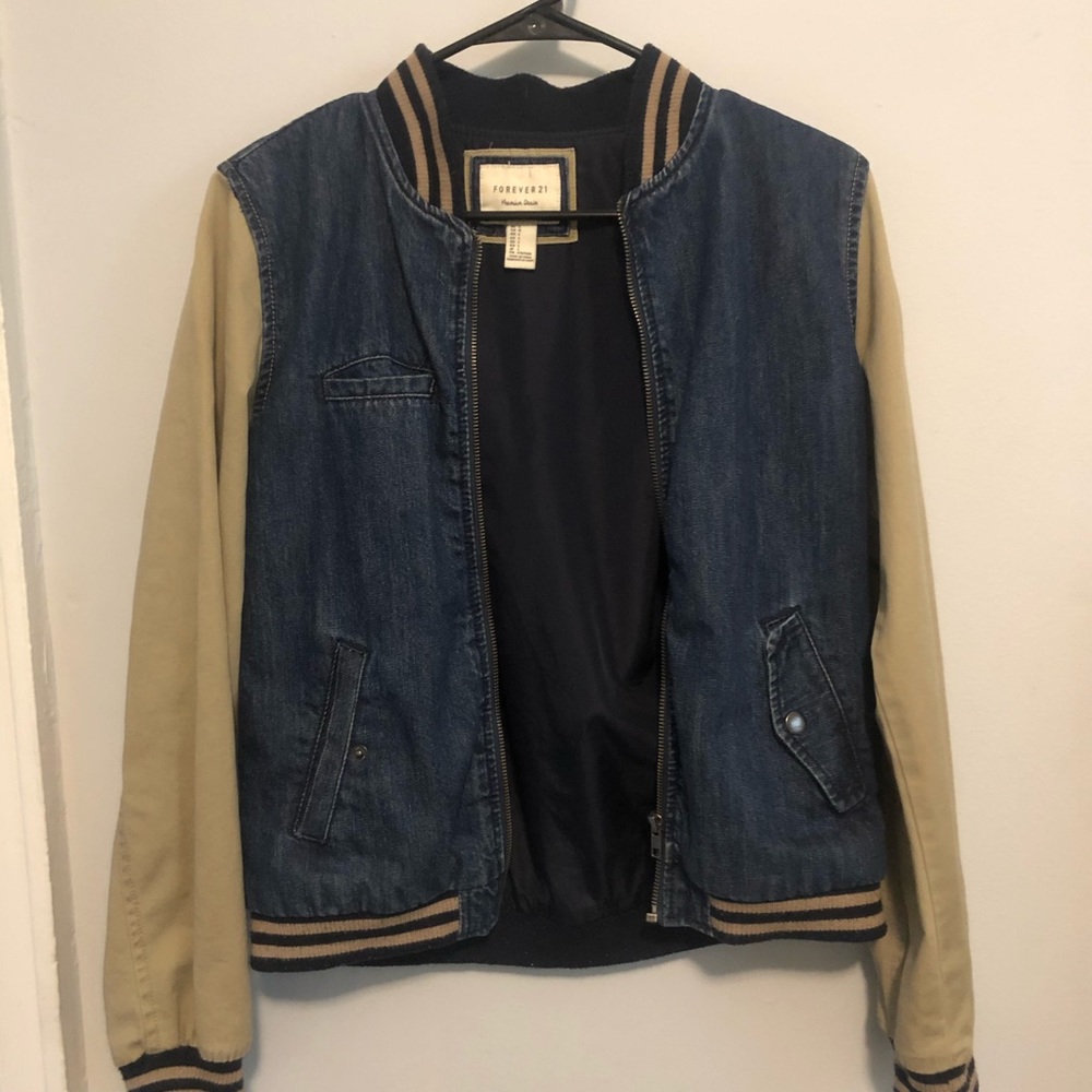 Forever 21 denim jacket women’s LARGE